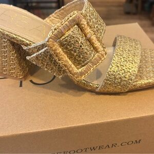 Matisse Gold Woven Women's Sandals NEW sz 9
